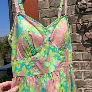 NWT Pastel colors fitted bodice dress szS